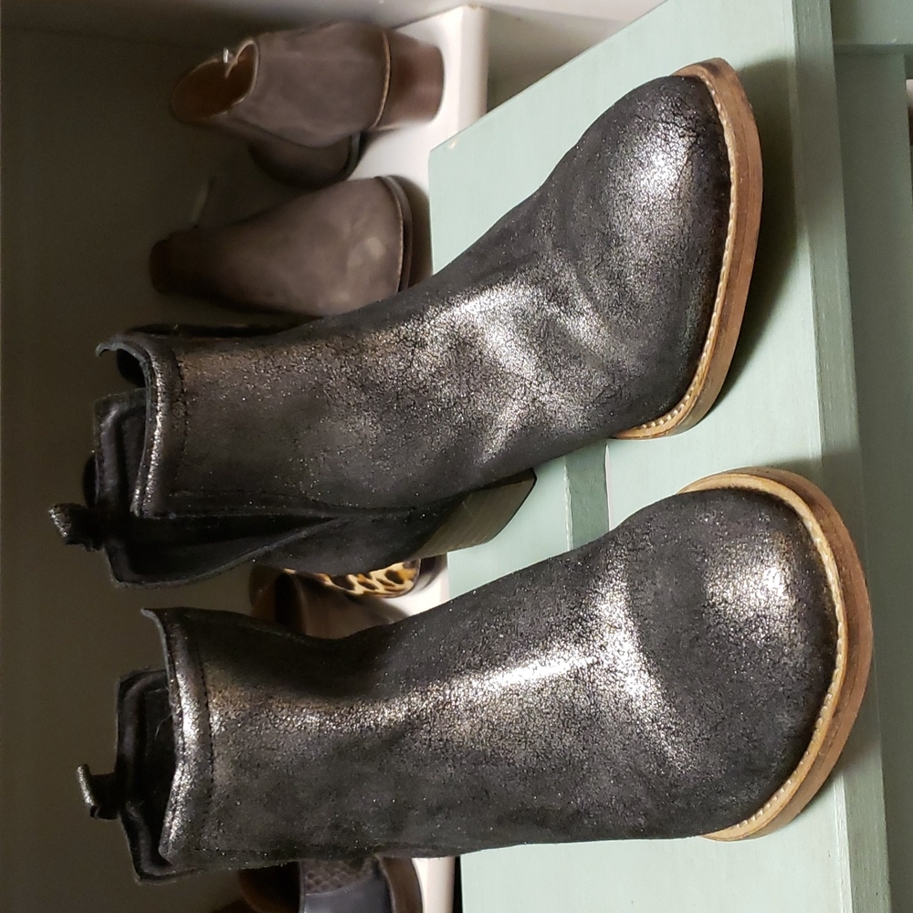 Diba True Metalic Black Booties